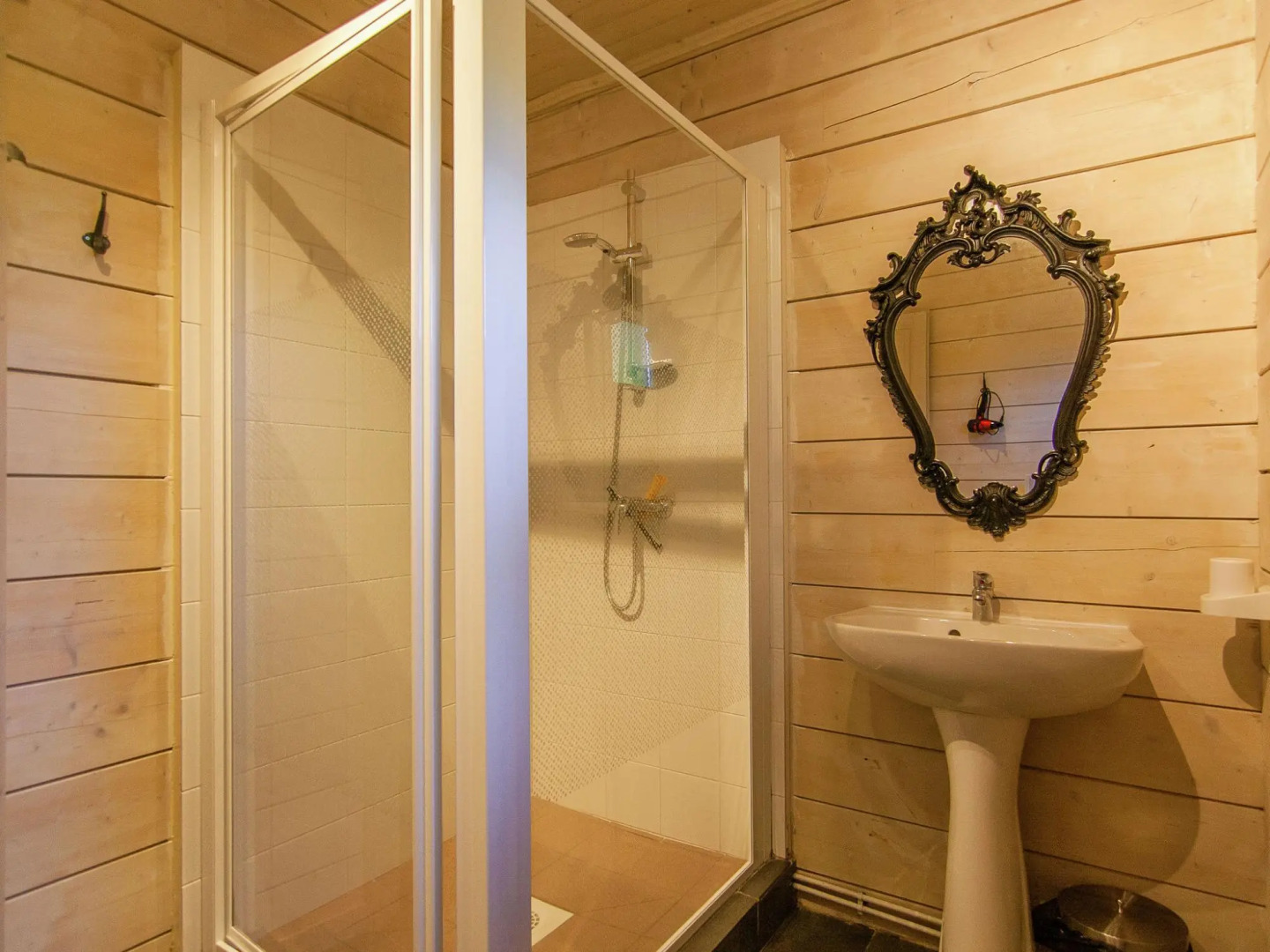 Holiday Home in Oradour sur Vayres with Private Terrace