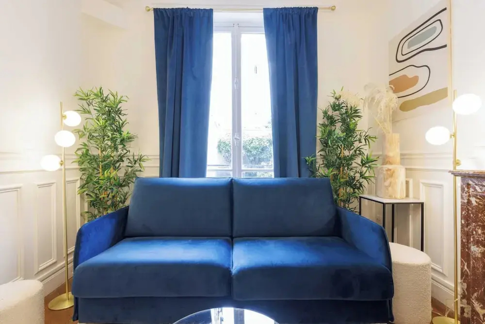 Chic and Refined Apartment
