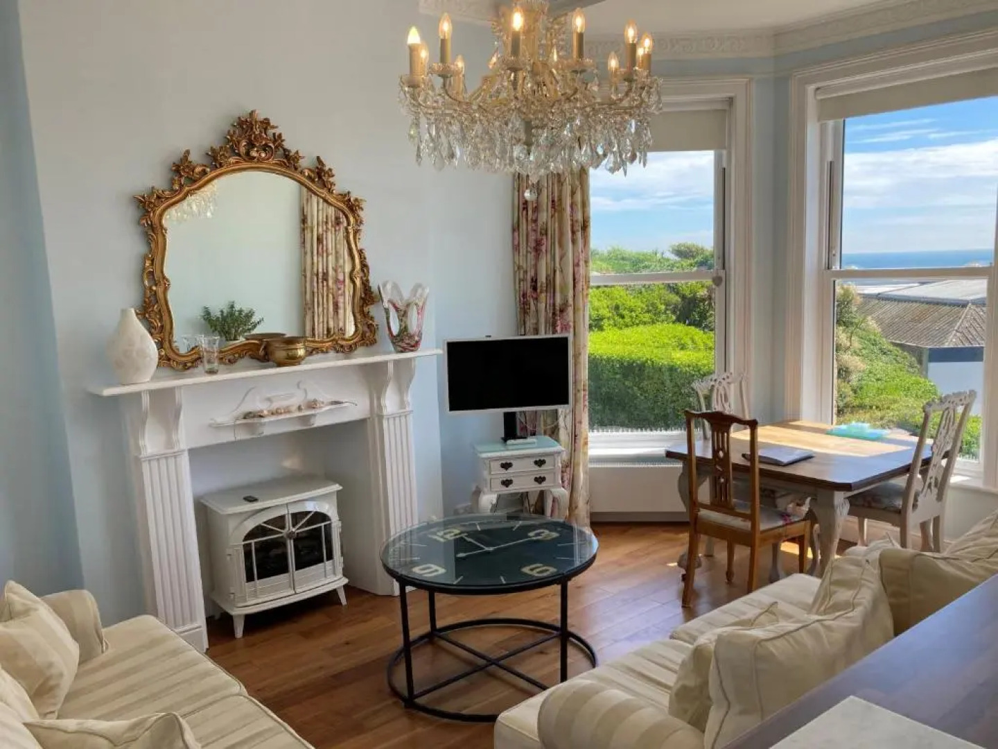 Flat 2, 1 Alexandra Gardens - Pet friendly