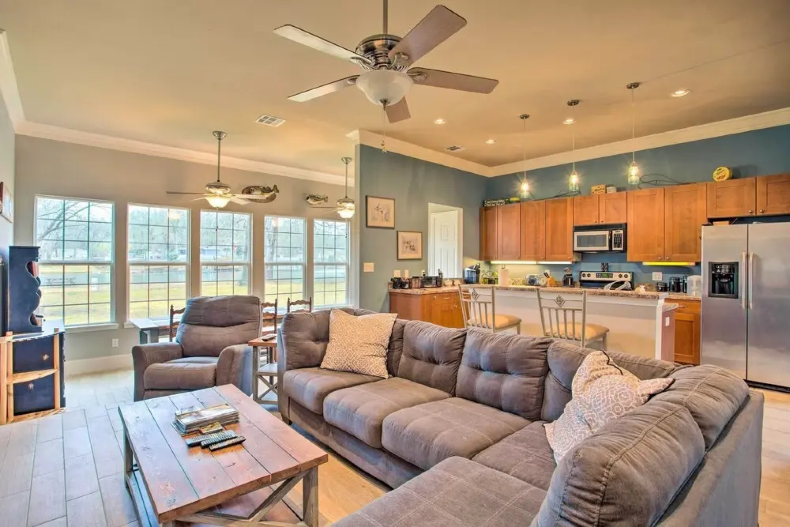 Cedar Creek Reservoir Home w/ Deck & Fire Pit!