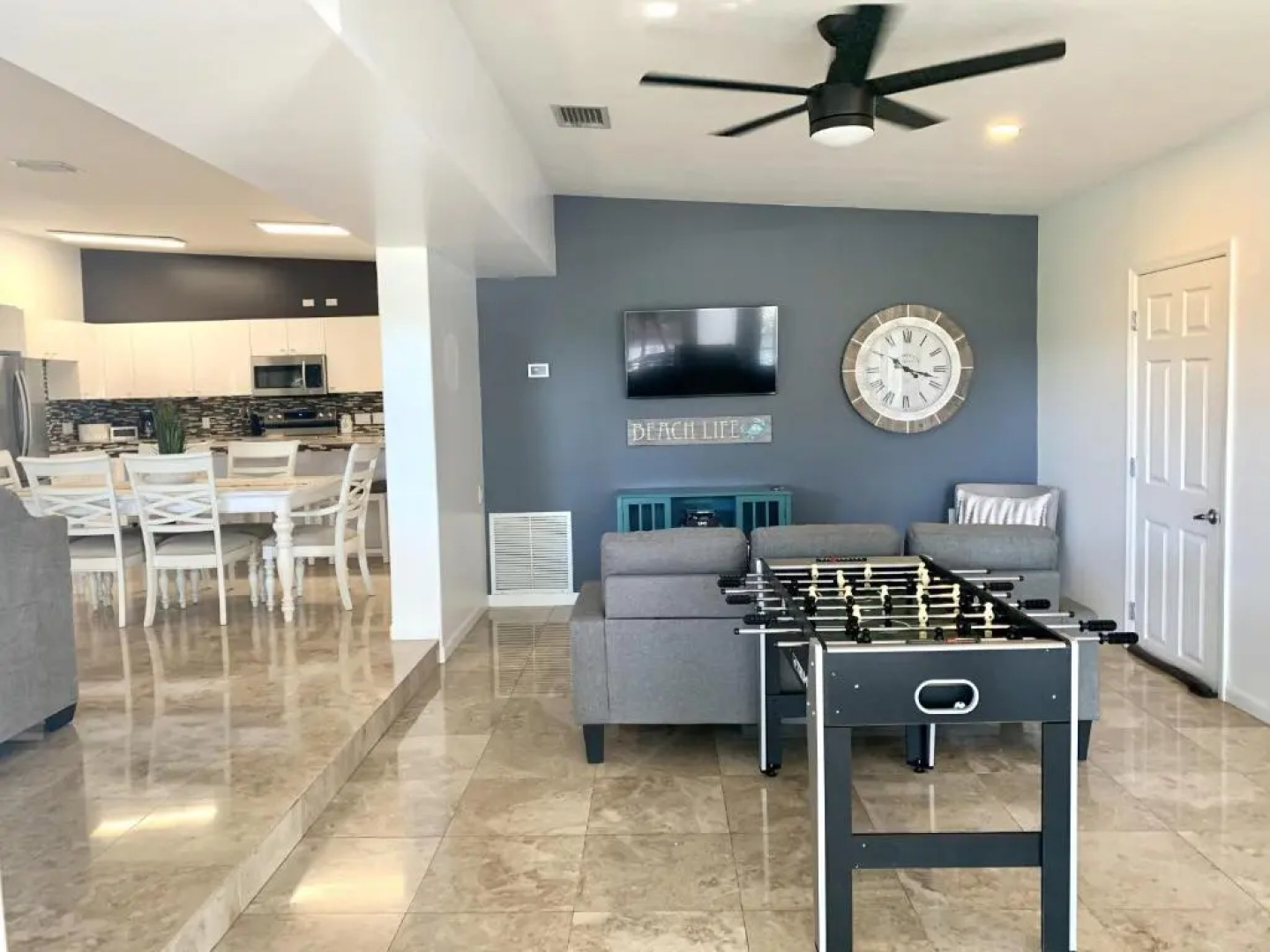 Pool, Hot tub, Close to Beaches, Shopping, More!