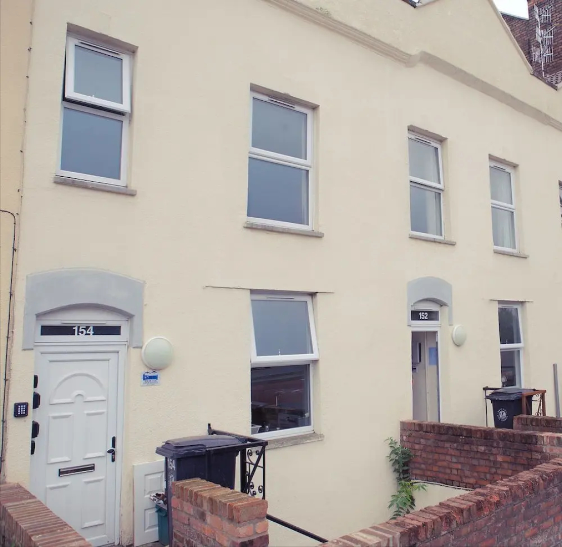 152-154 Bath Road