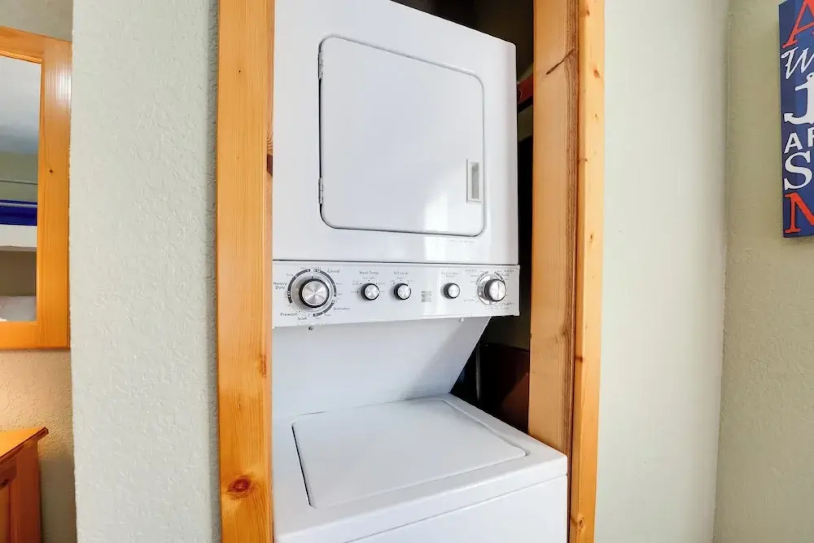 Relaxing Lakeview Retreat in Reeds Spring w/ Deck