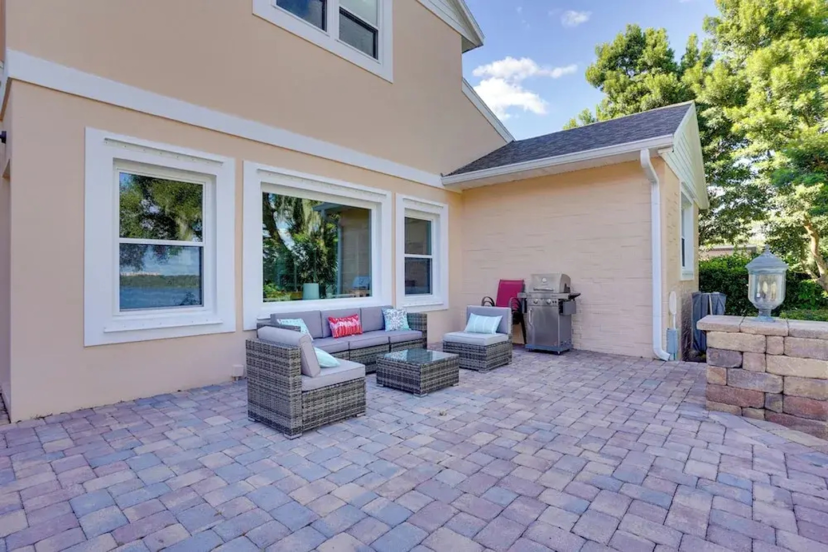 Lakefront Winter Haven Retreat: Hot Tub & Patio!