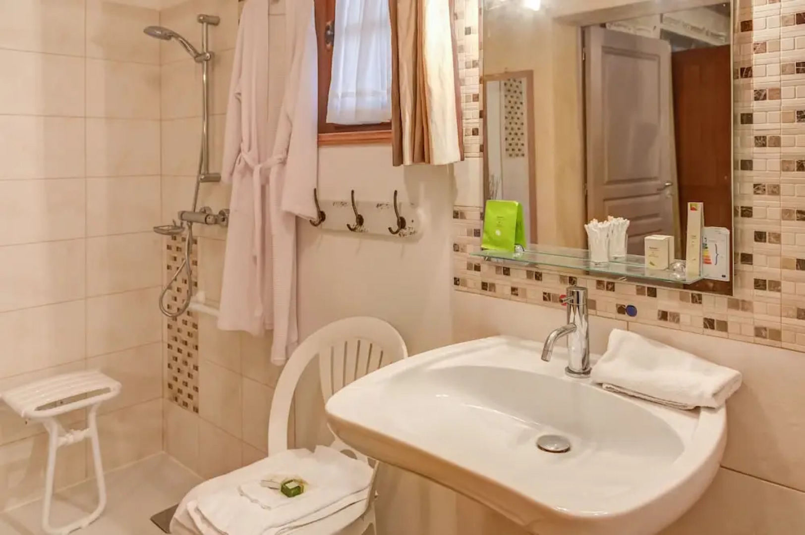 Hotel Le Mans -Domaine De Chatenay- Hotel 3 Etoiles-Hotel De Charme Le Mans