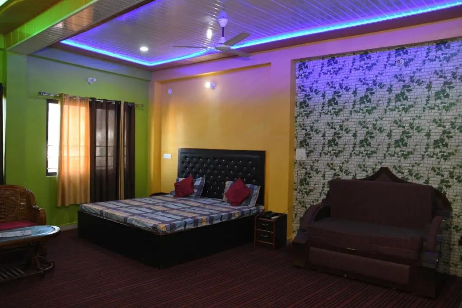 Hotel Mountain View And Rooftop Restaurant