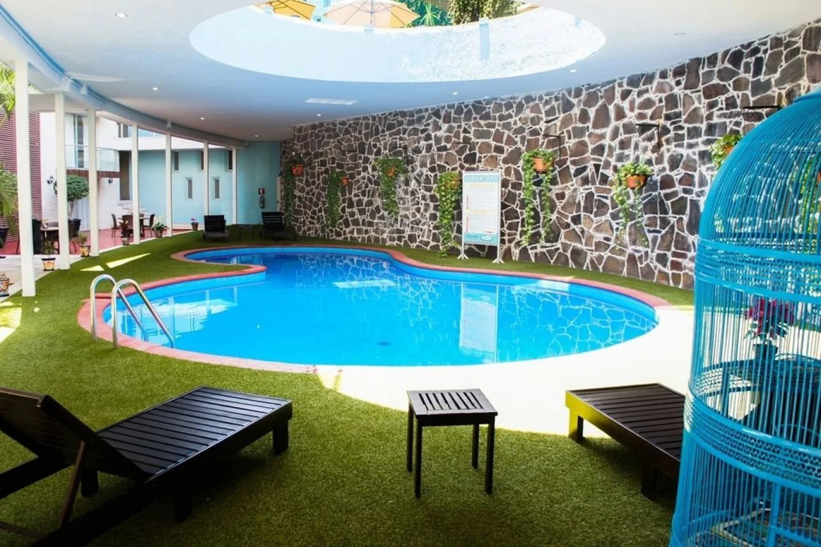 Country Hotel and Suites