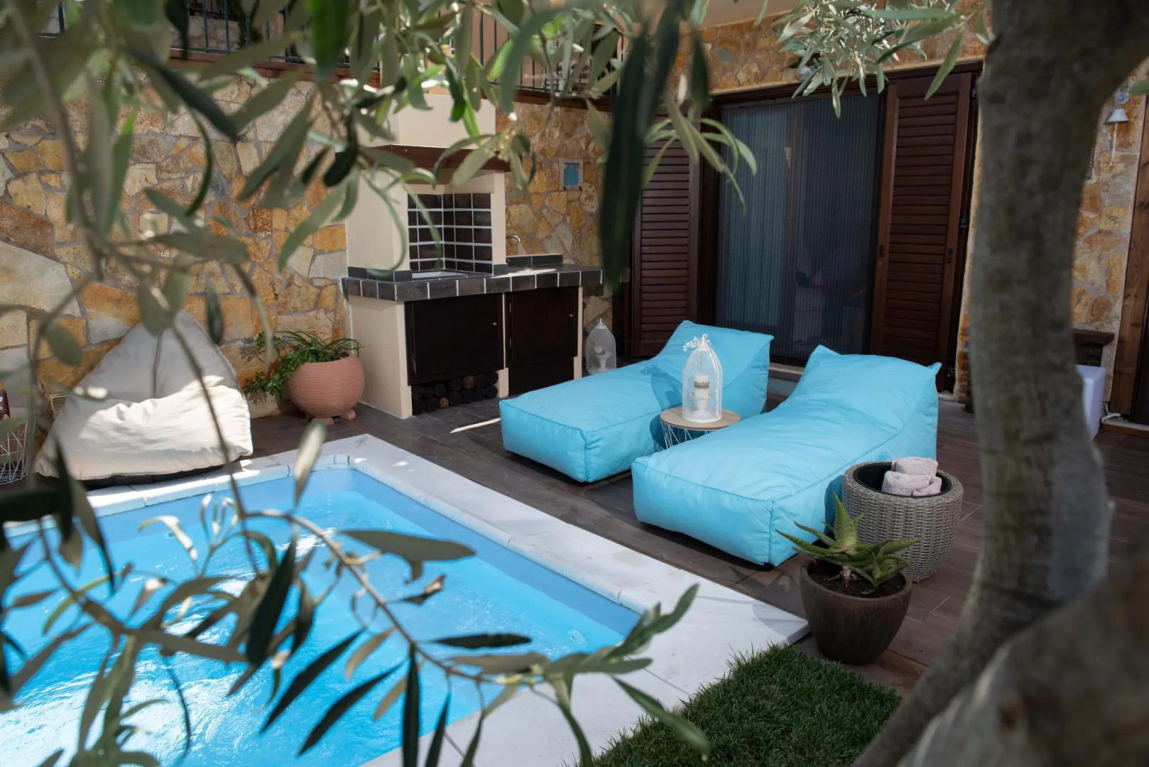 Dandy on the Beach Nea Roda, Komitsa Beach | Private Villa with Pool |Sea View