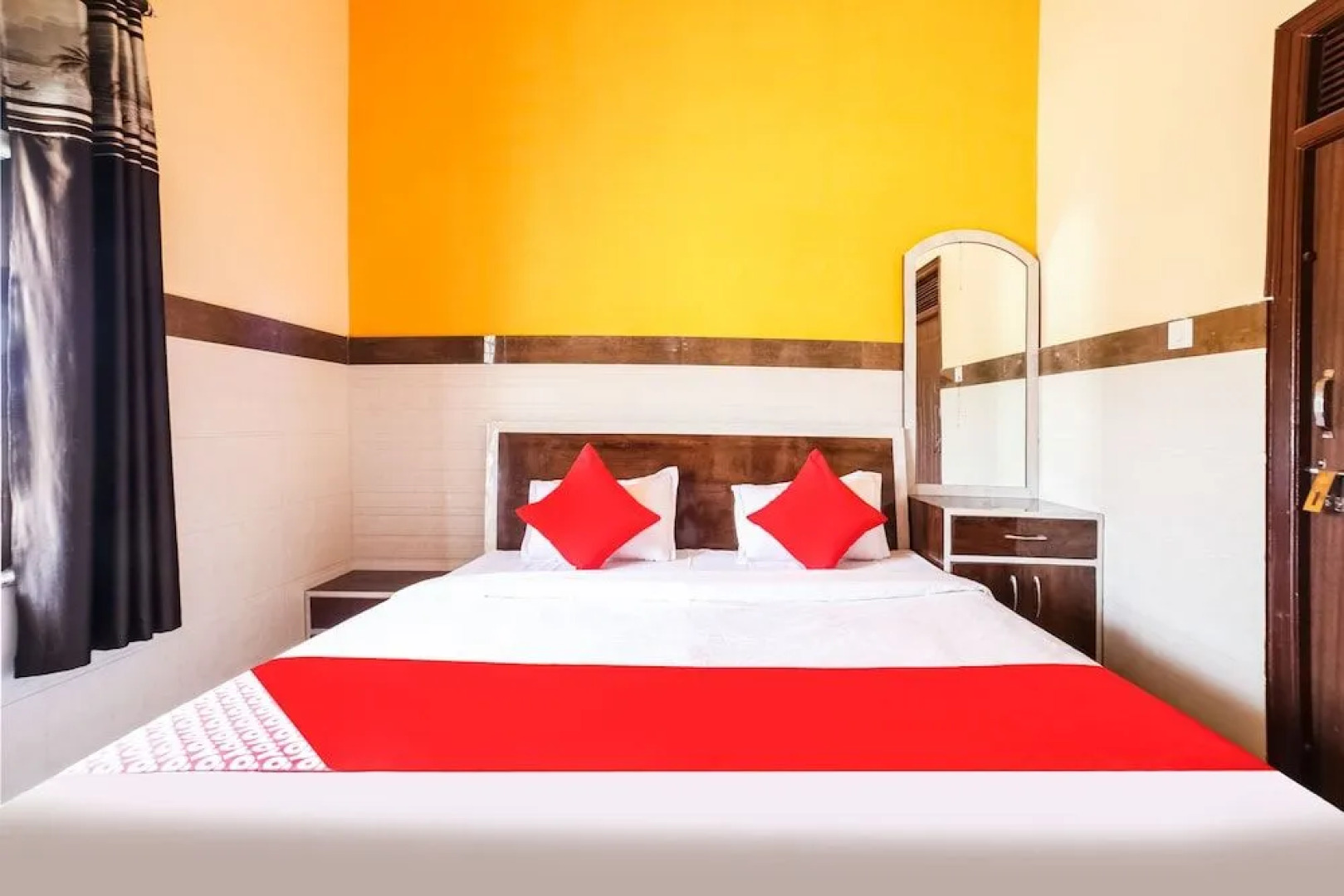 Oyo 44660 Muni Ji Restaurant And Hotel