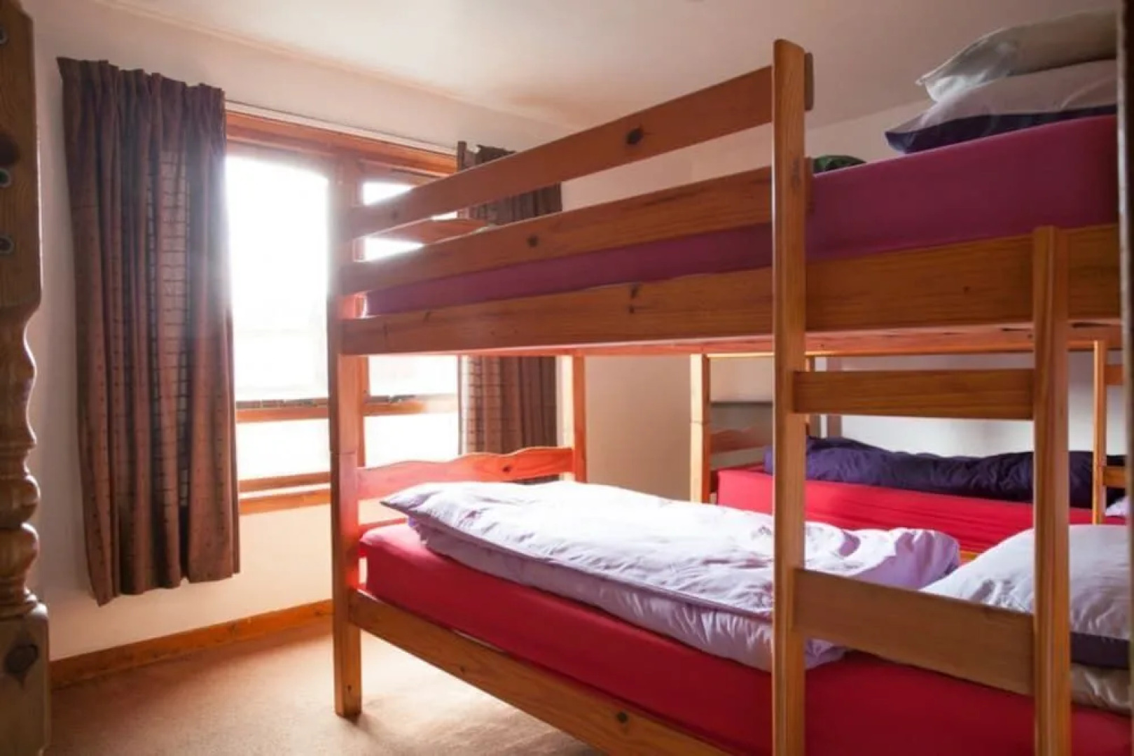 Snowgoose Apartments & Blacksmith Bunkhouse