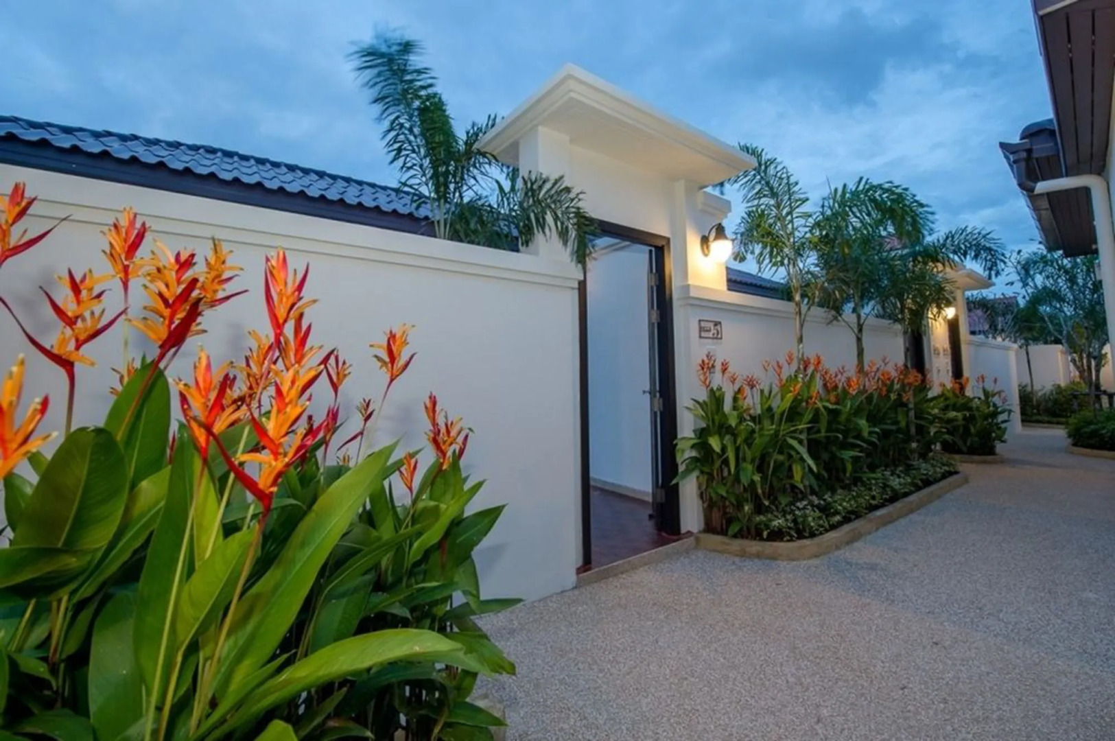 Вилла Anchan Private Pool Villas