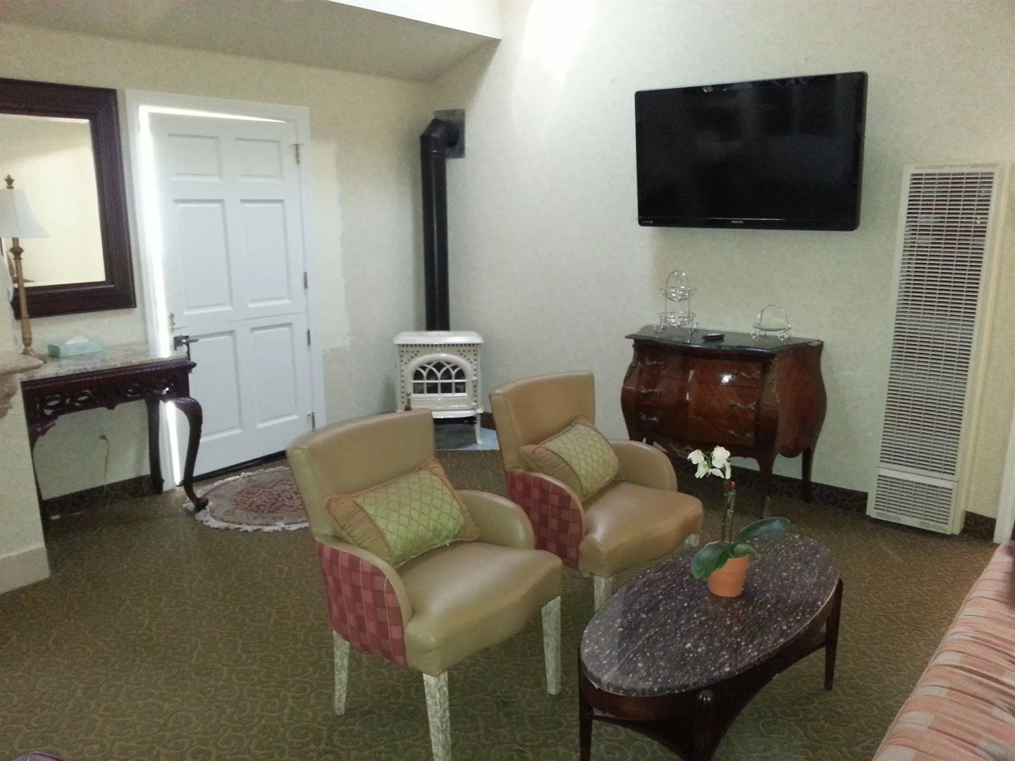 Vendange Carmel Inn & Suites