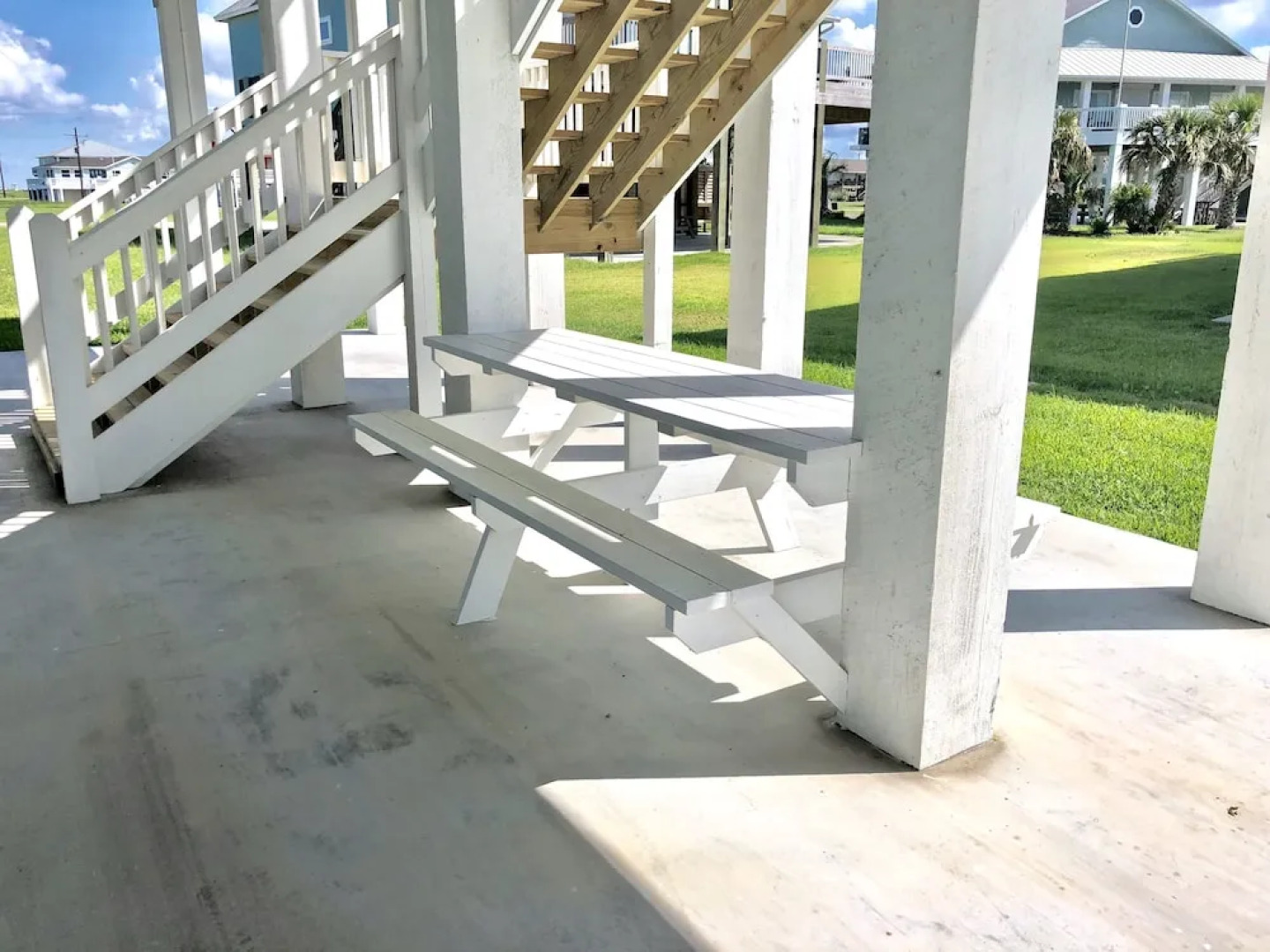 EZ Come EZ Geaux Home 4 Bedrooms 3.5 Bathrooms Home