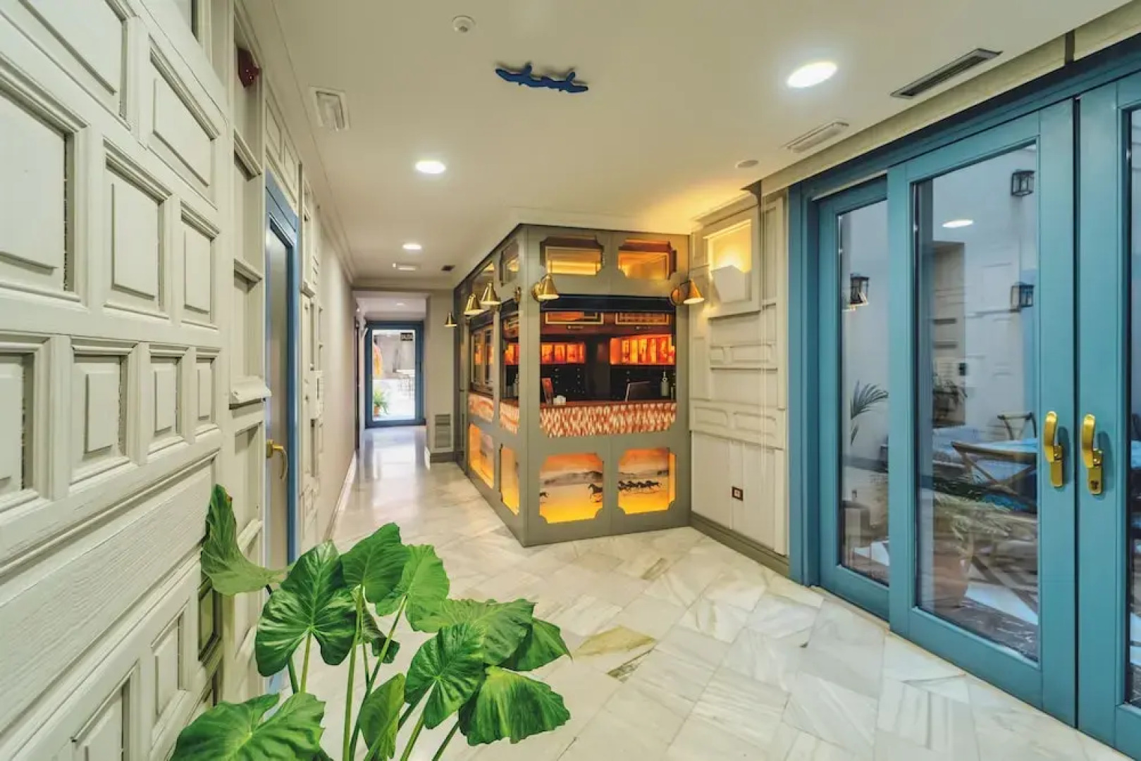 Blue Windows House Apartamentos & Suites