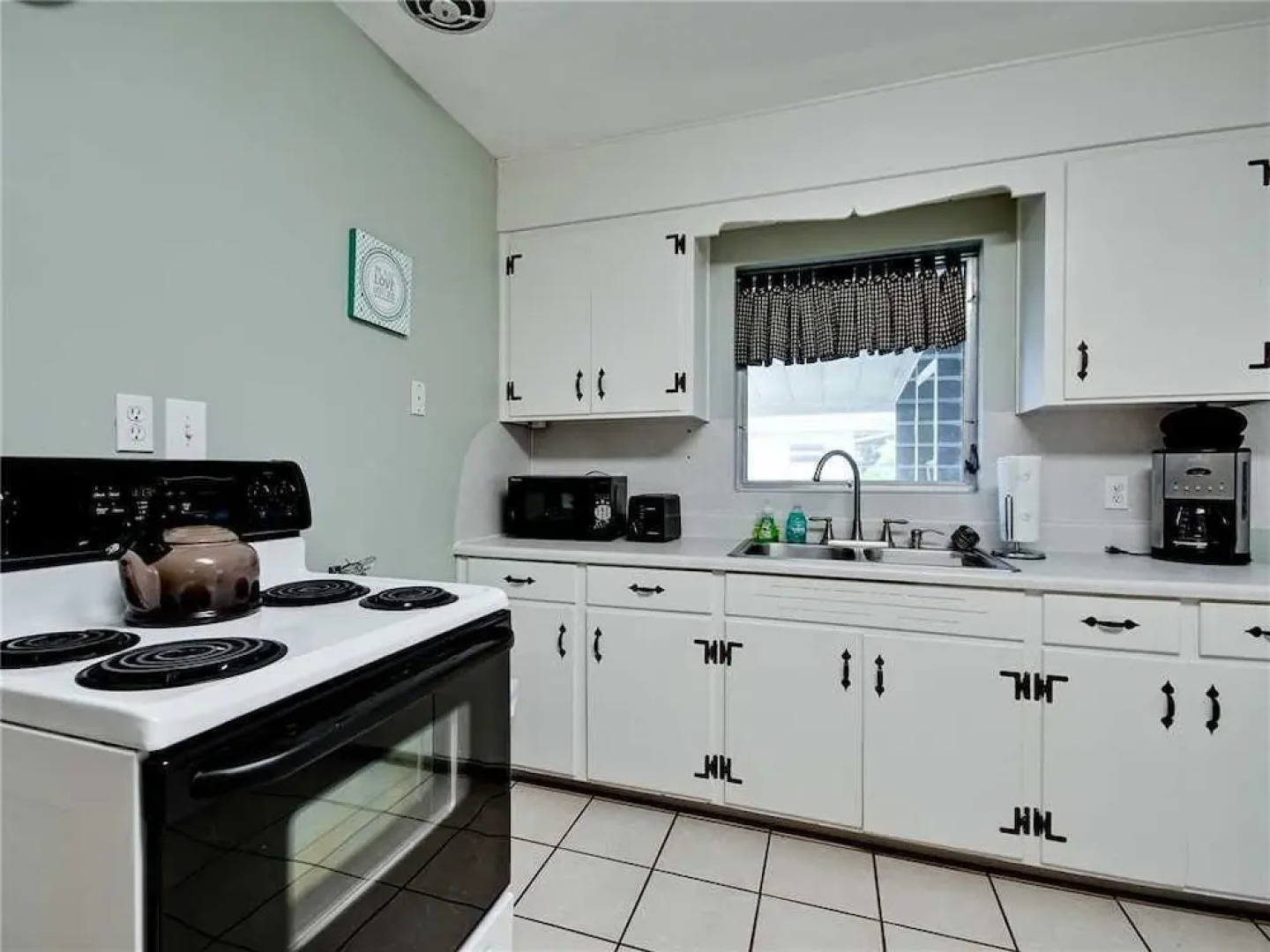 Venice Harbor 606 - Two Bedroom Home