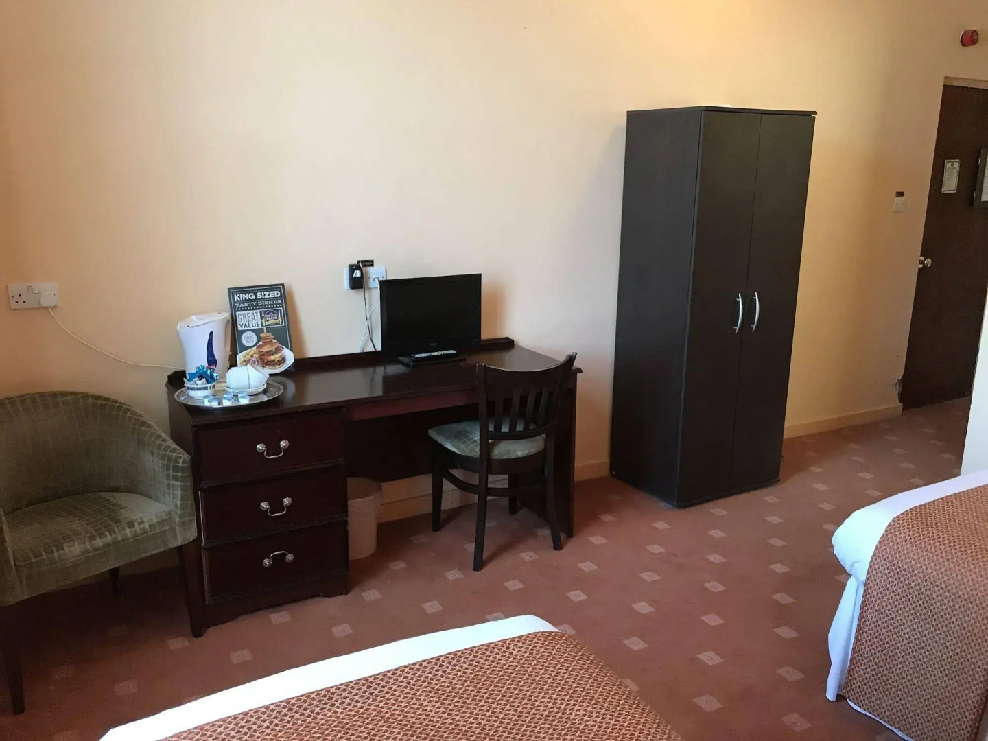 The Royal Victoria & Bull Hotel