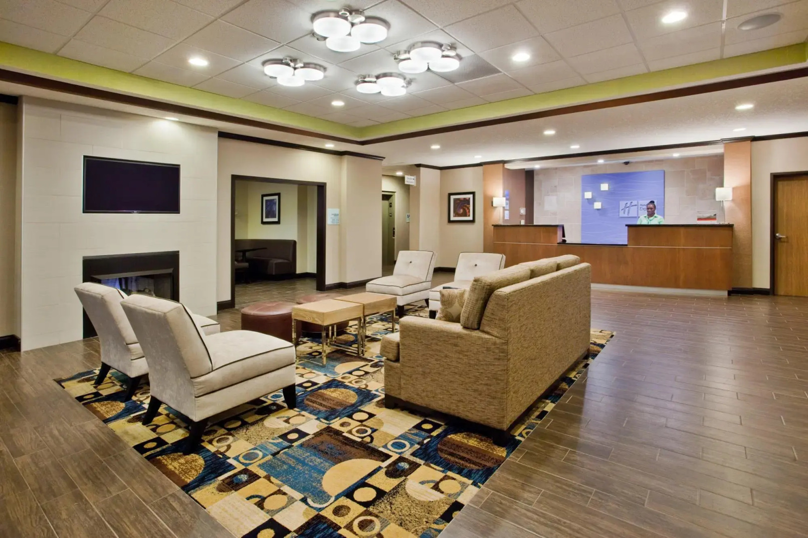 Comfort Inn & Suites Near Lake Lanier