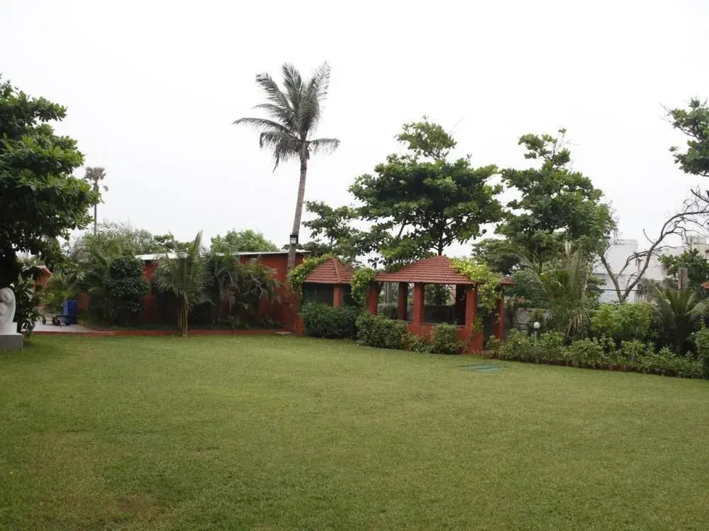 Palm Beach Hotel & Resort