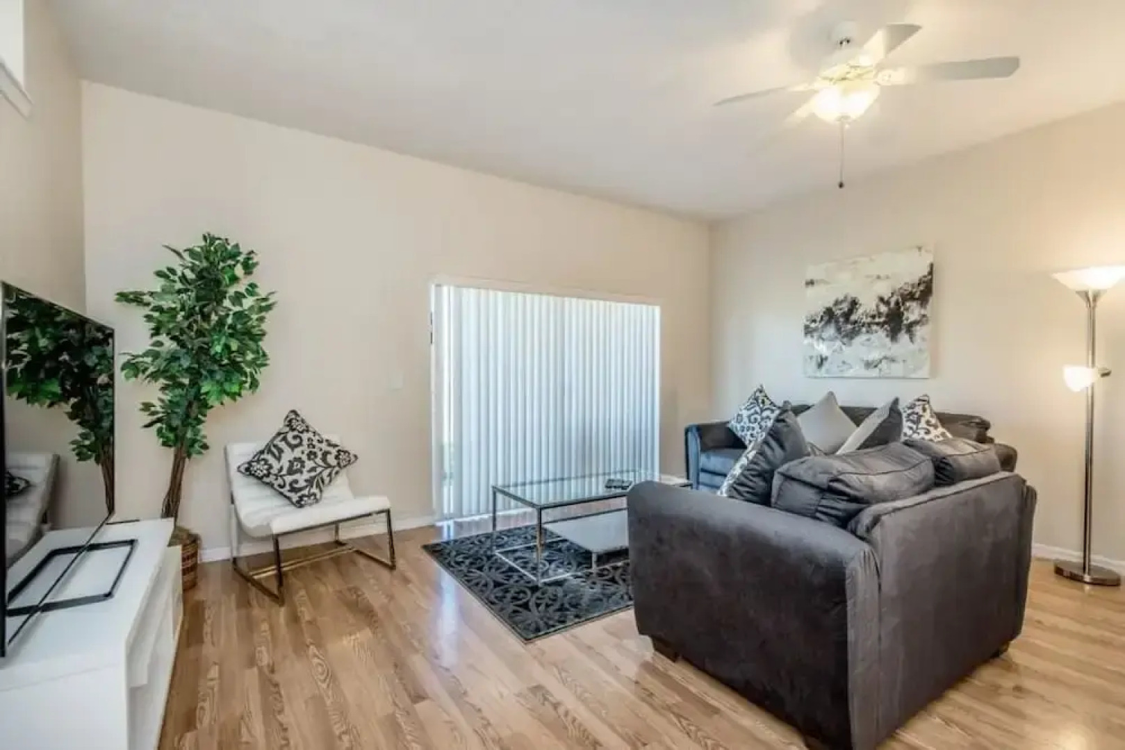 1104cal 4 Bedroom Townhome in a Resort Waterpark