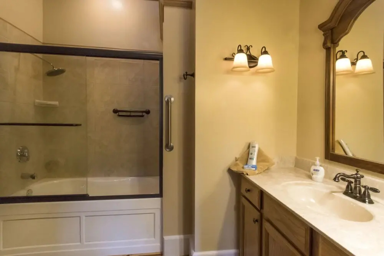 Calhoun House Inn & Suites