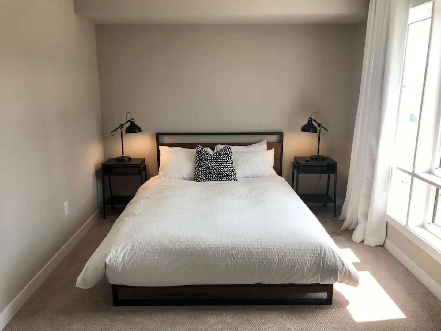 Chic Town House at Lake Ontario