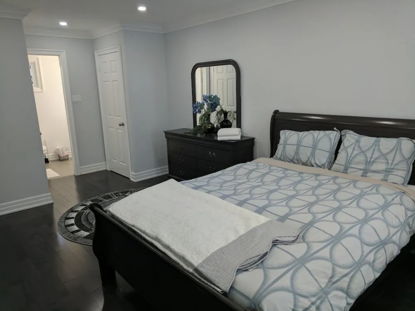 QuickStay - Beautiful 5bdrm House in Vaughan