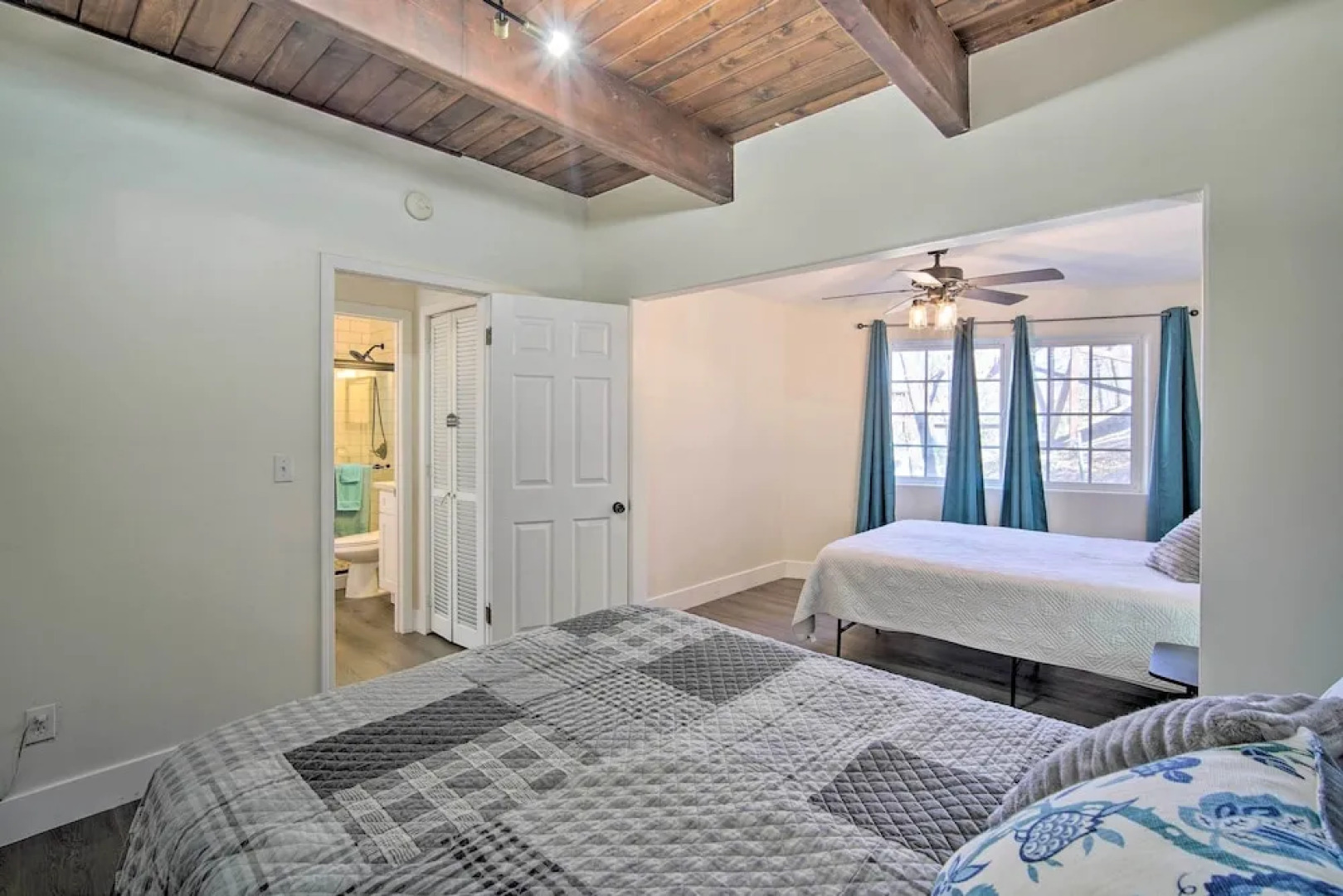 Relaxing Lake Arrowhead Home ~ 1 Mi to Lake!