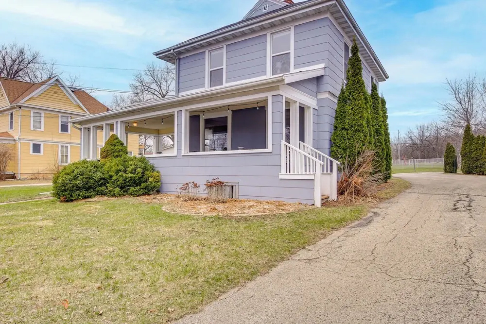 Walk to Dtwn Green Lake: Peaceful Getaway w/ Porch