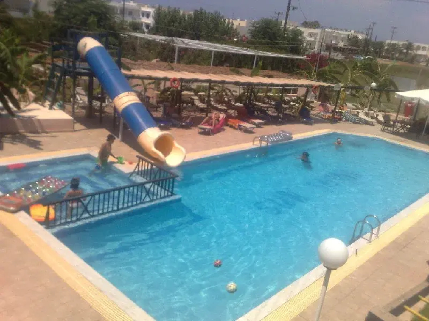 Sunshine Hotel & Apartments