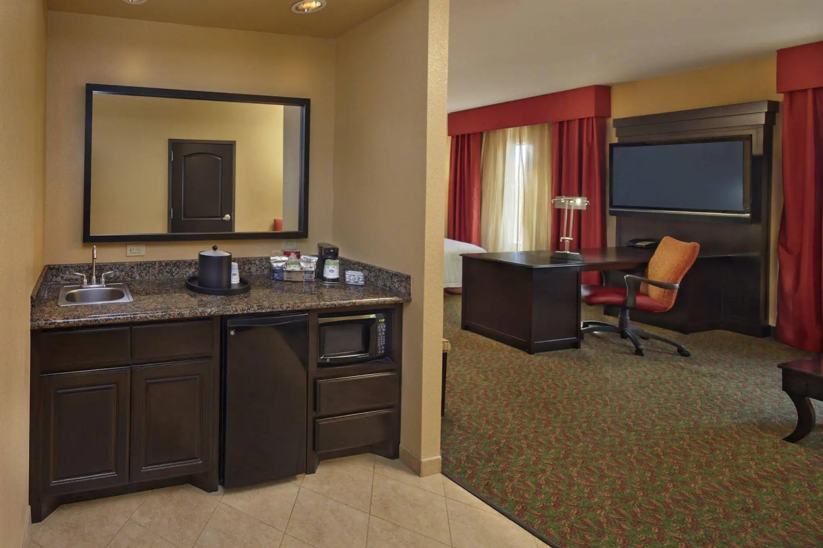 Hampton Inn & Suites Waco-South