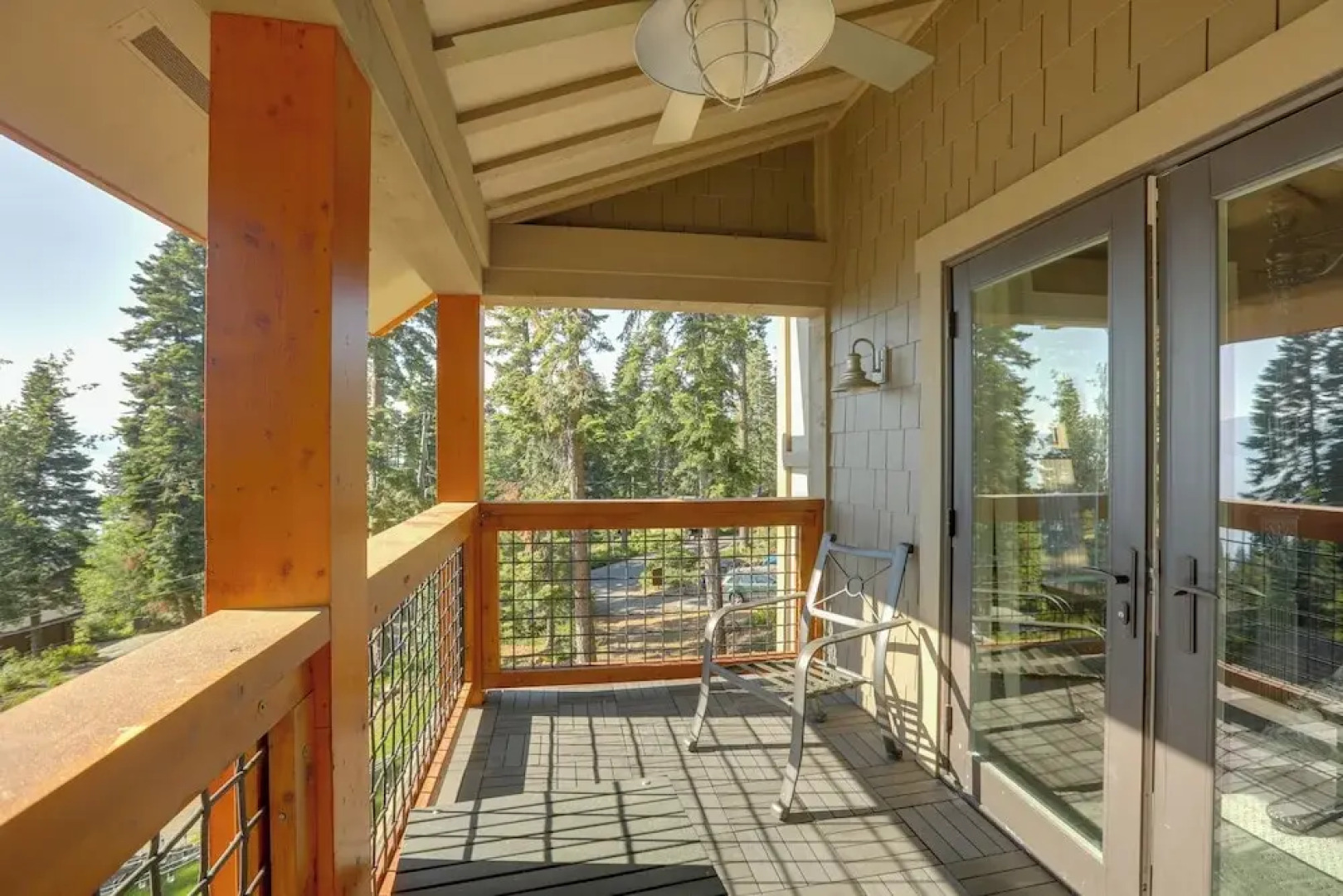 Lake Tahoe Views & Hot Tub: Stunning Luxury Home!