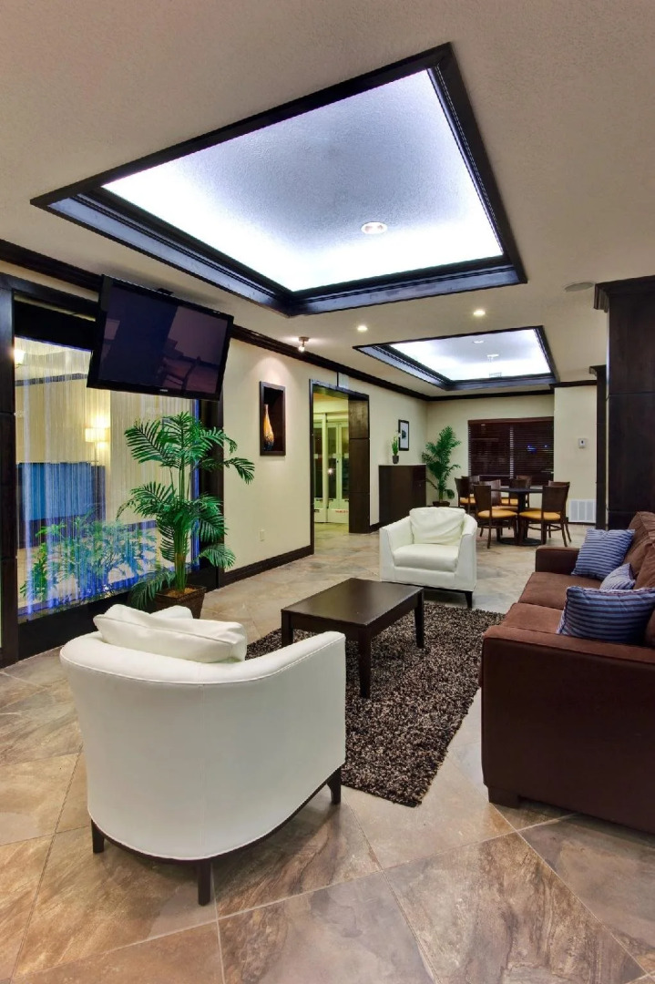 Holiday Inn Express Hotel & Suites Albuquerque Airport by IHG