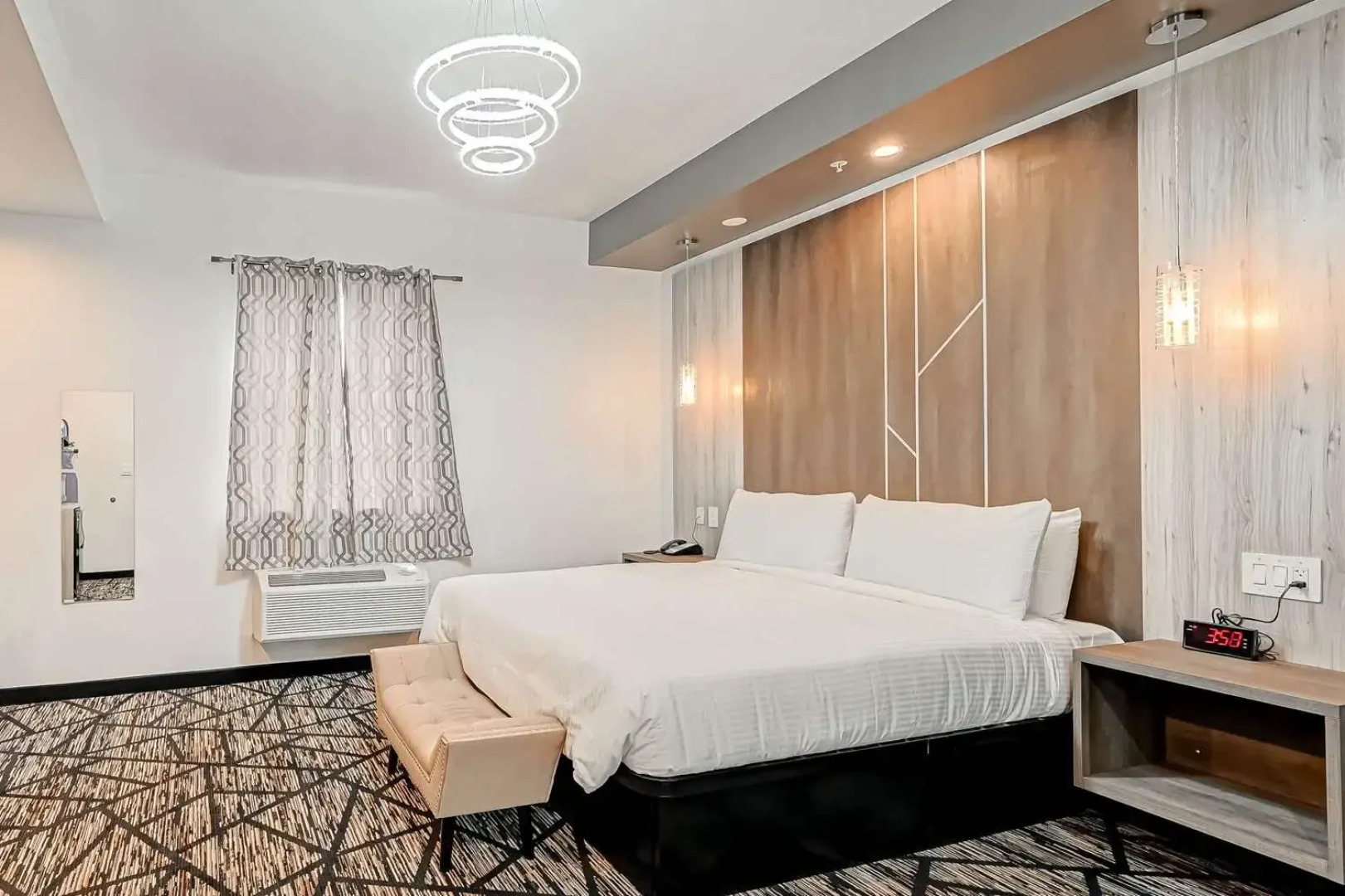 Comfeeni Inn and Suites