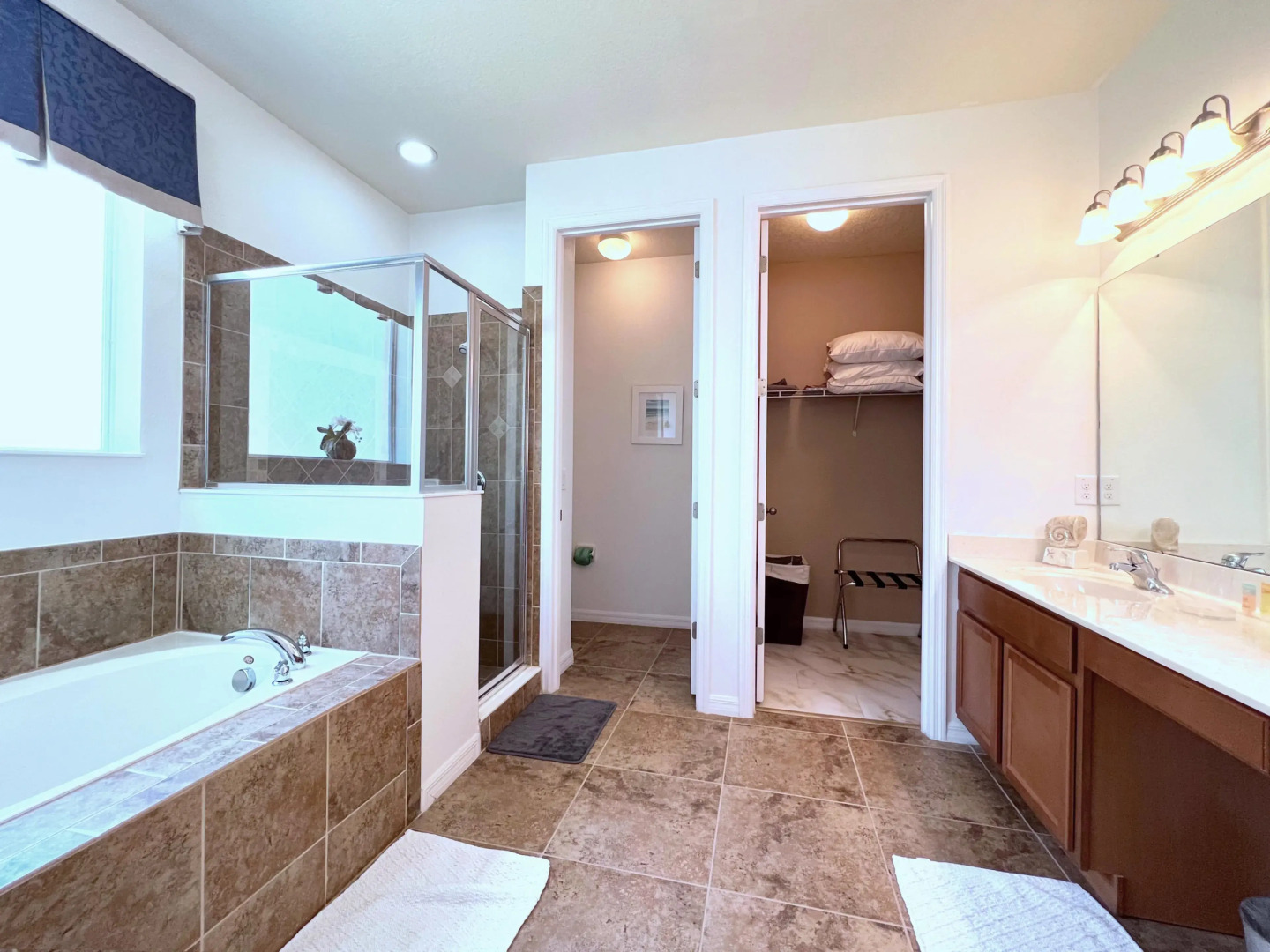 Lakeside 5Bd Pool Hm Spa Gm Watersng-237YS