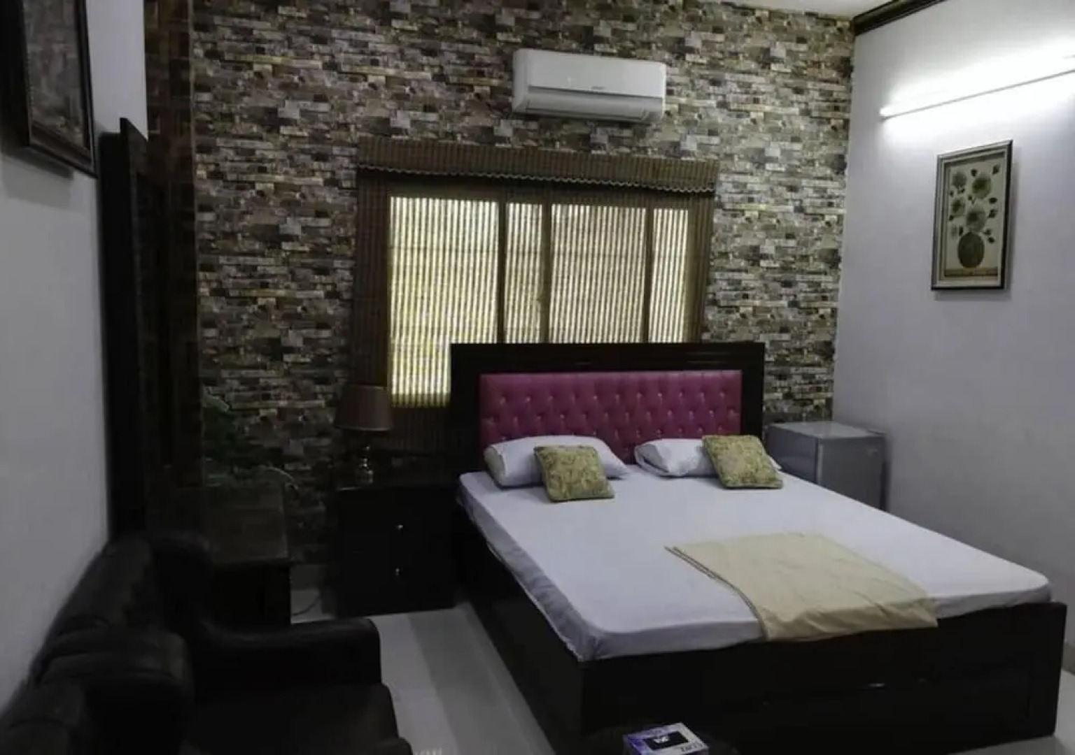 Autobahn Guest house