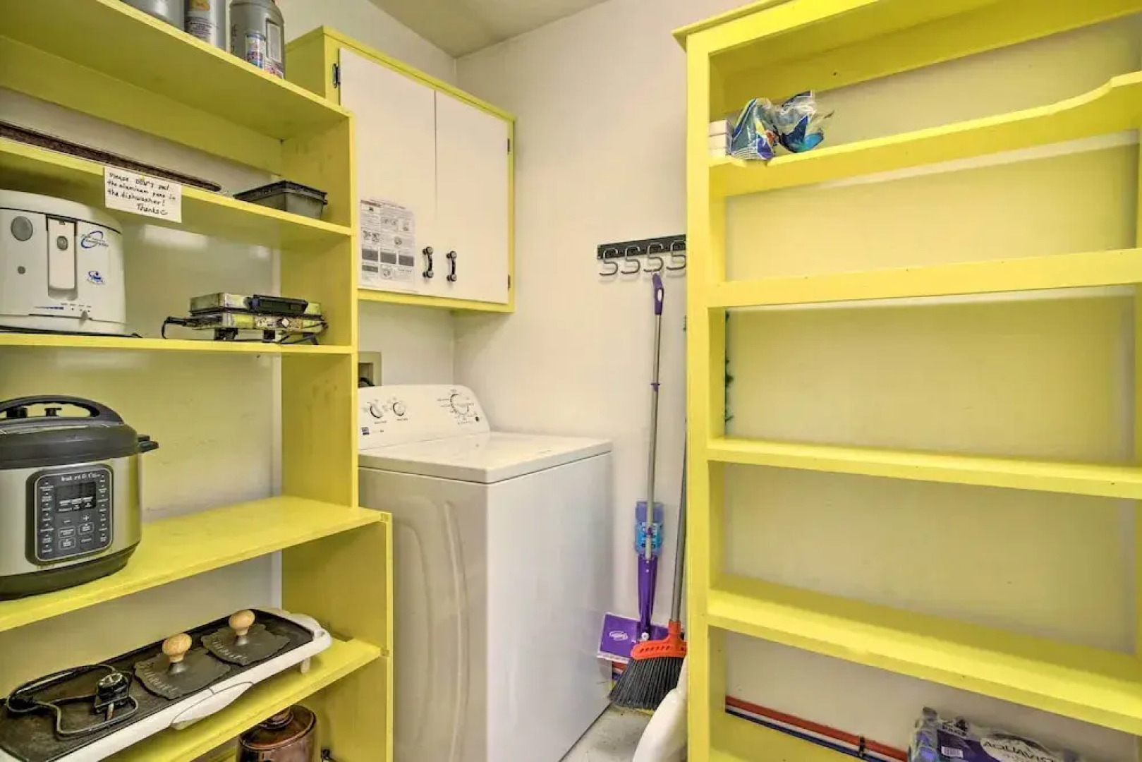 Cozy Home w/ Hot Tub: Half Mi to Salmon River!