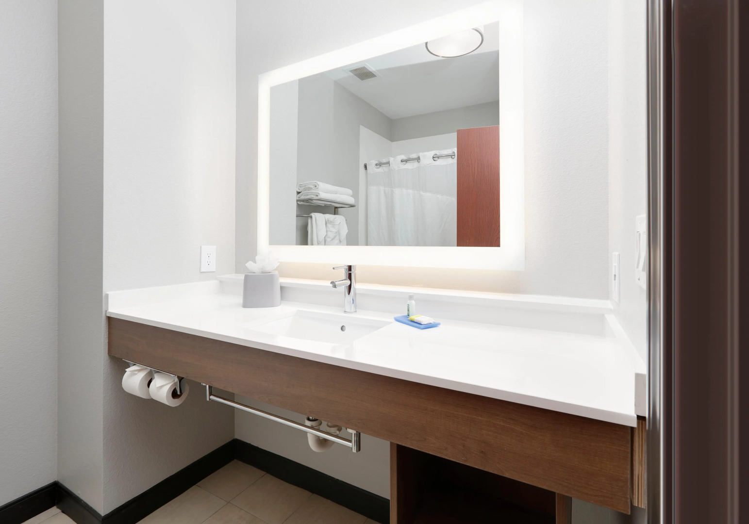 Holiday Inn Express & Suites Denton North by IHG