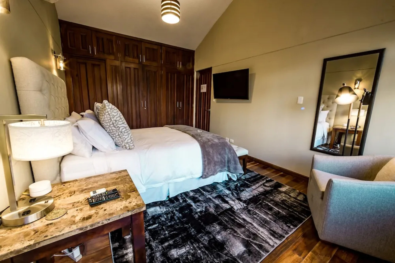 La Casa - Luxury Boutique Hotel