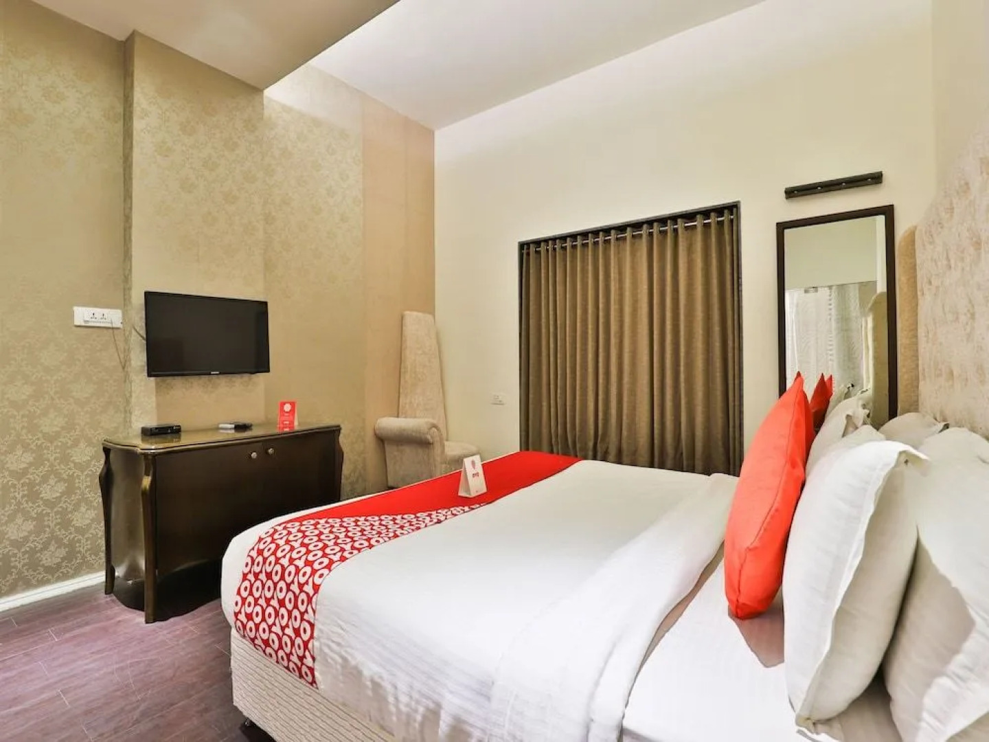 OYO 13479 Hotel Grand Nakshatra