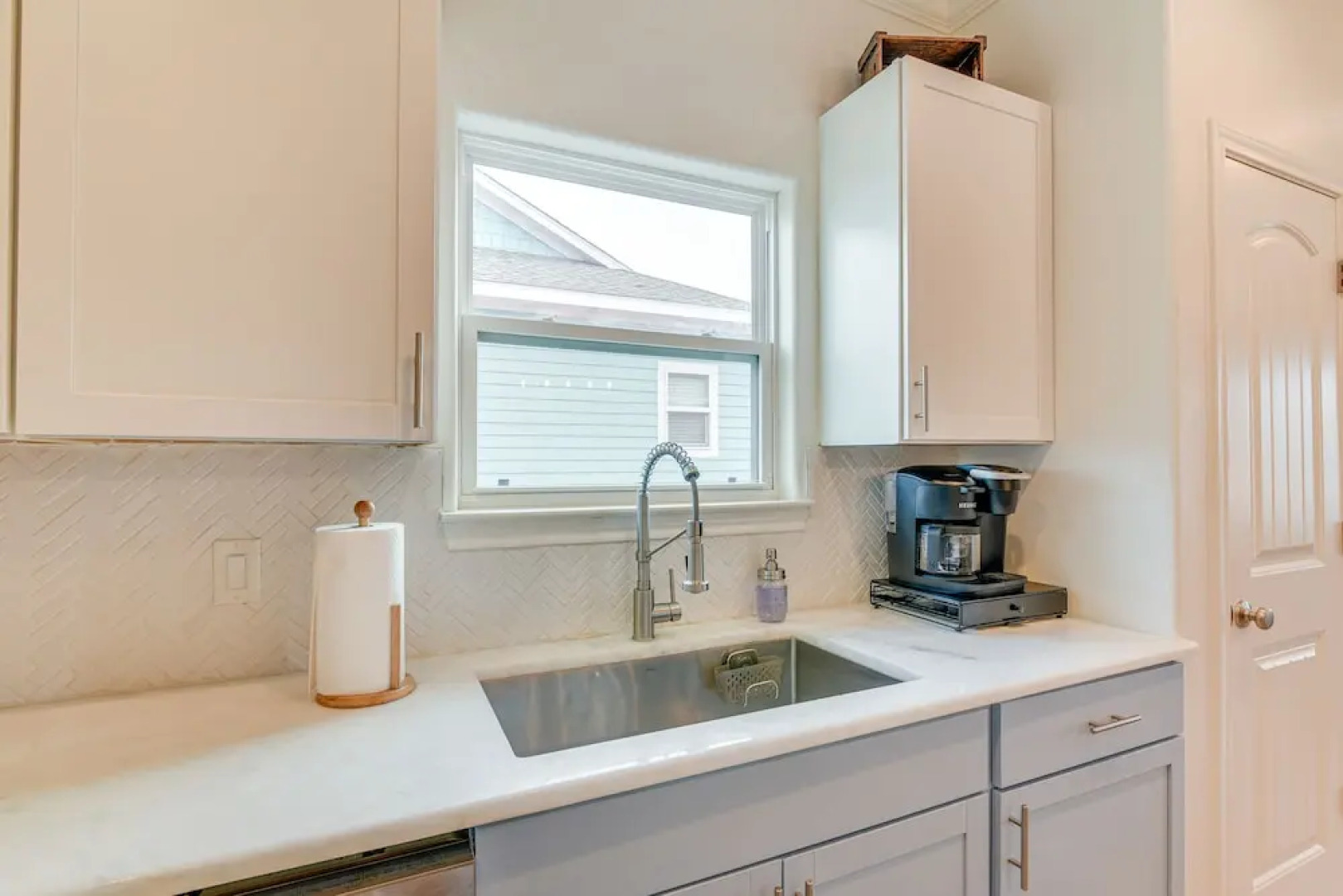 Family-friendly Crystal Beach Home: Steps to Beach