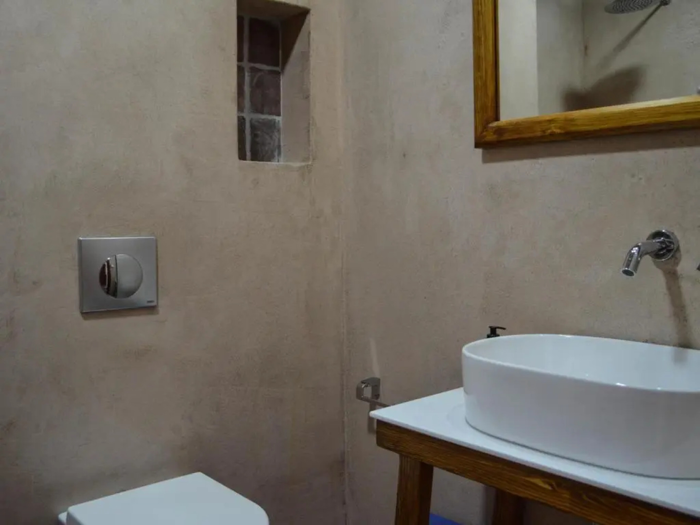 Sunshine Pool Apartment