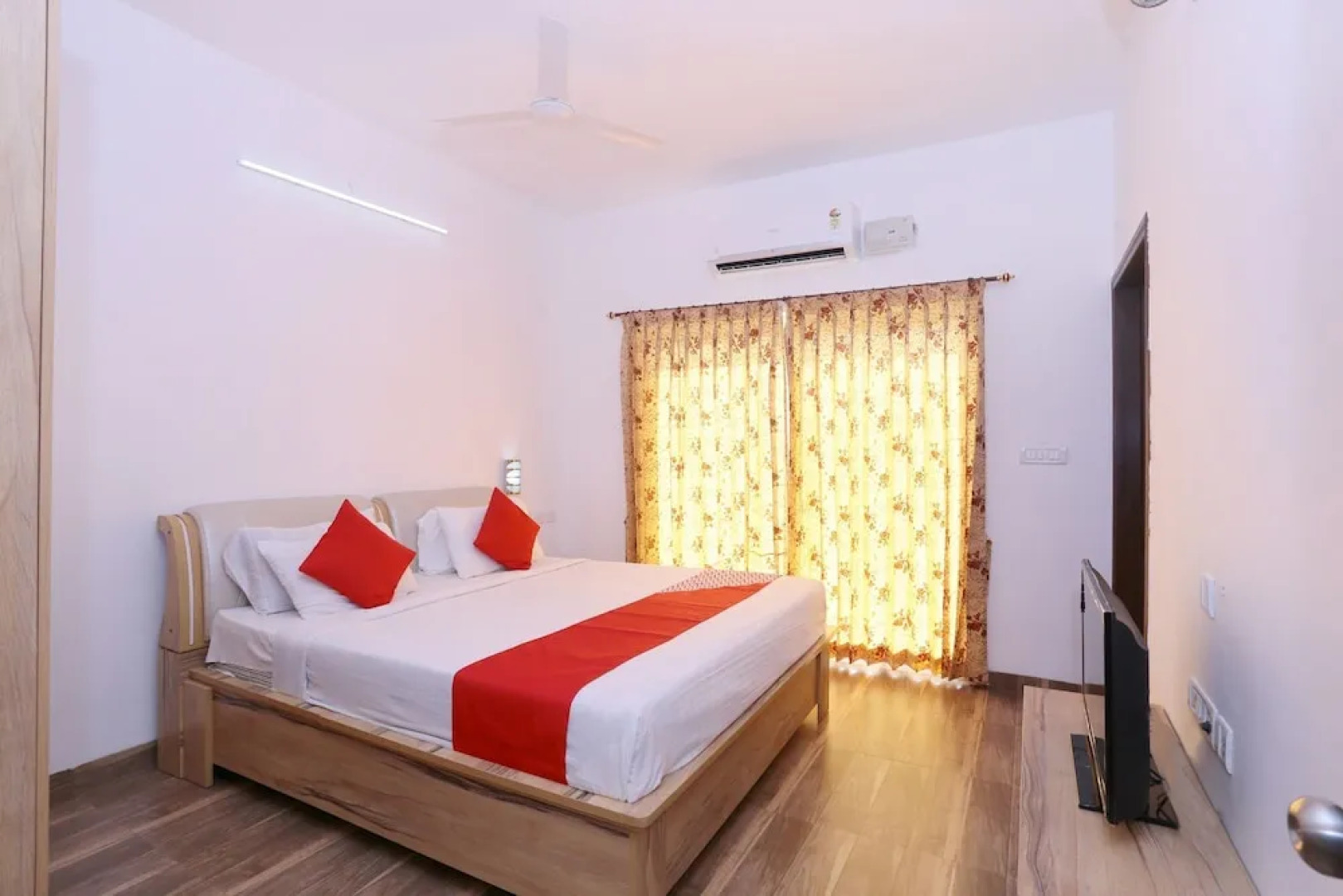 OYO 24200 Bahri Beautiful Country