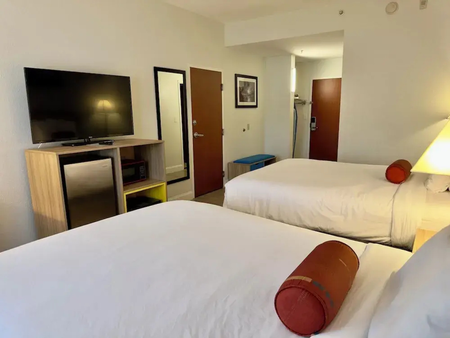 Days Inn & Suites Lakeland