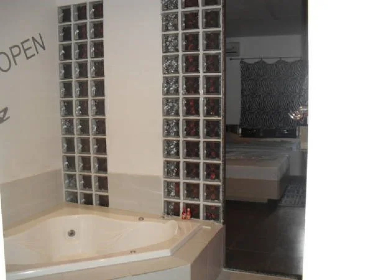 Kamiss Motel (Только для взрослых)