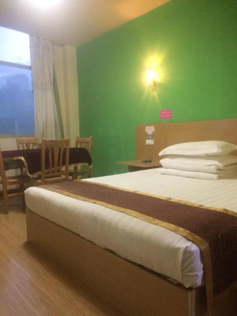 Enshi Fast 8 Business Inn