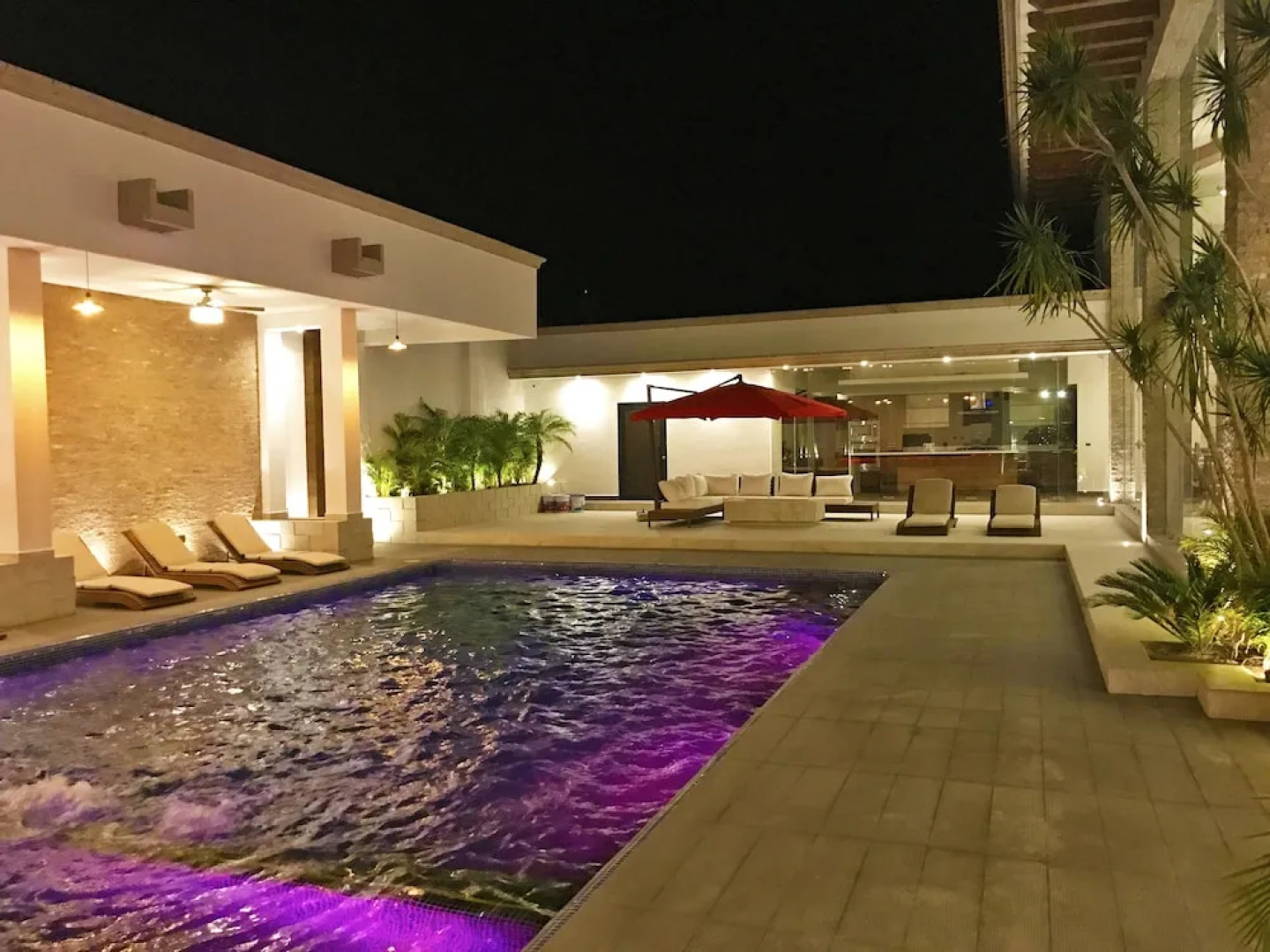 Royal Aqua Luxury Hotel & Spa