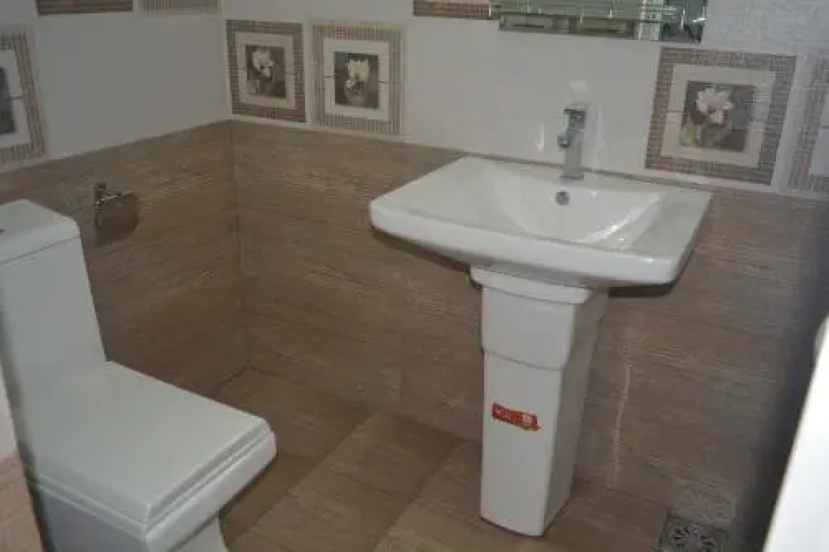 Green Fall Kandyan Rest