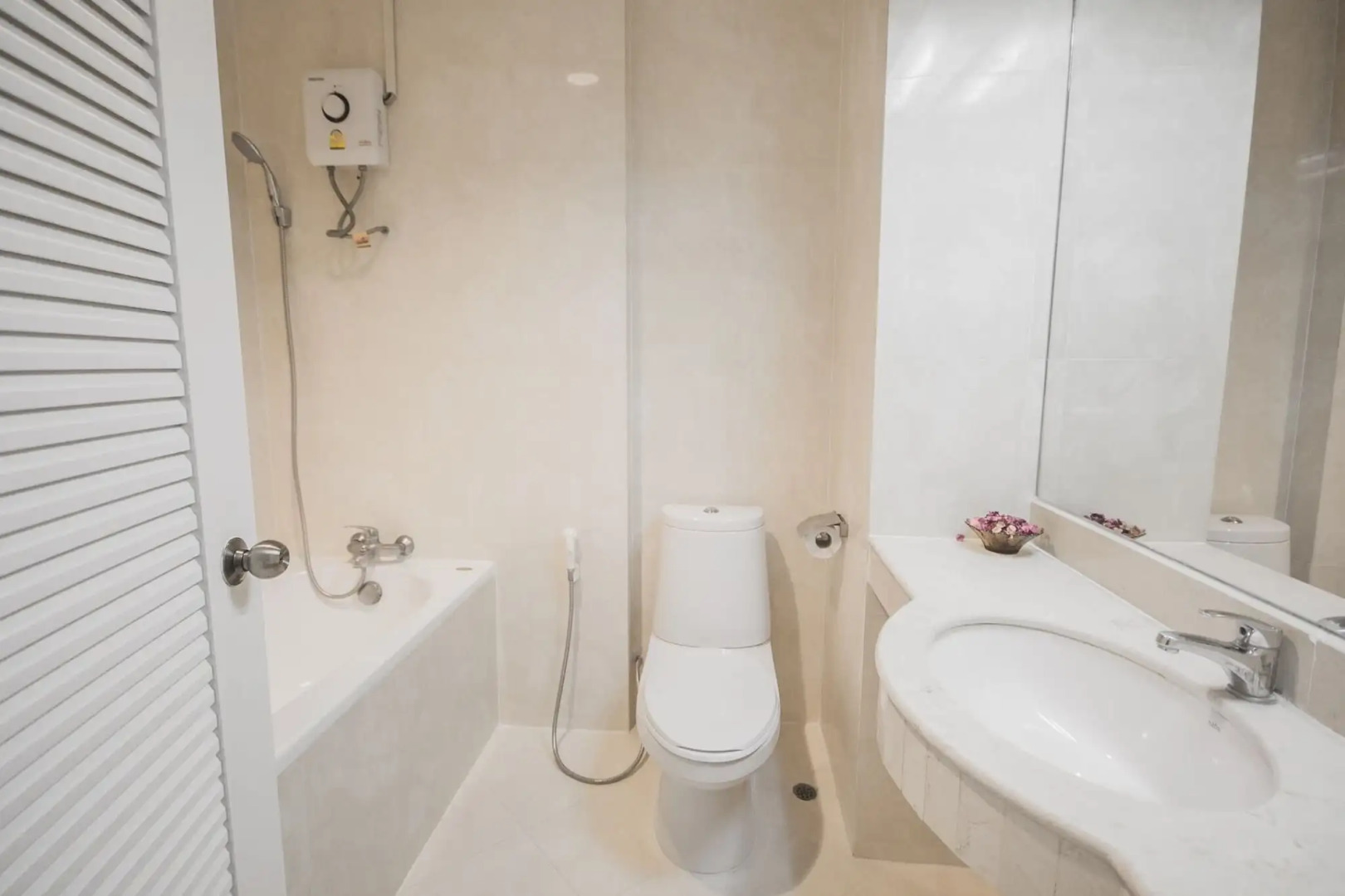 Romance Hotel Srinakarin