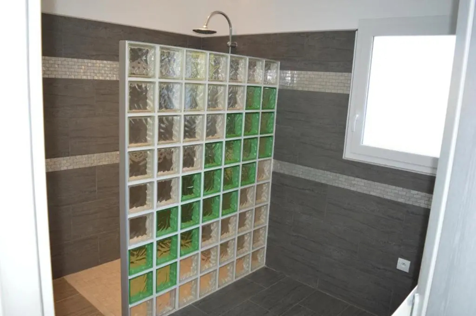 Villa Oletta, avec piscine et tennis communs, à 5km de St Florent