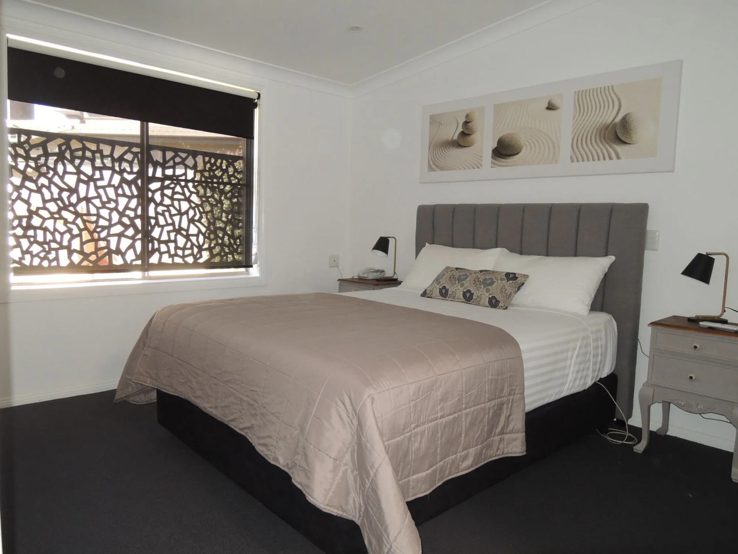 New England Motor Lodge